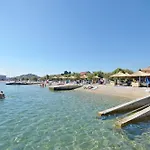 Den Διαμέρισμα