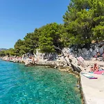 Den Διαμέρισμα