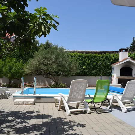 Den Apartman Tribalj