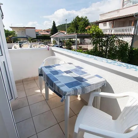 Den Apartman Tribalj