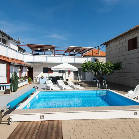 Den Apartman Tribalj