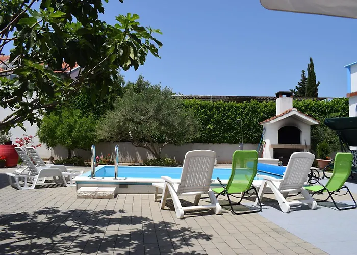 Den Apartamento Tribalj