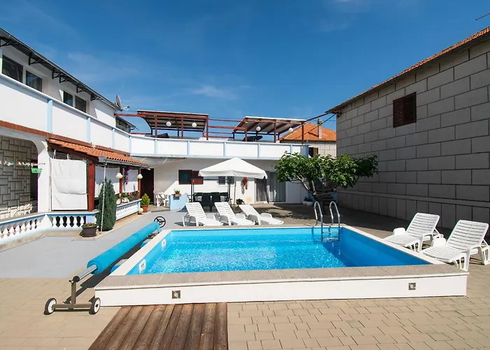 Den Apartamento Tribalj